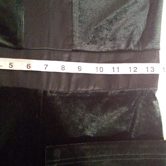 Amyenjoylife green lightweight velvet look jumpsuit size small - Picture 4 of 9